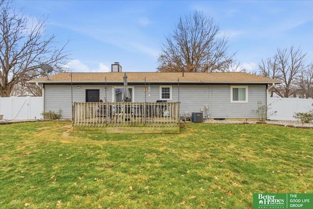 700 W R Street, Lincoln, NE 68528