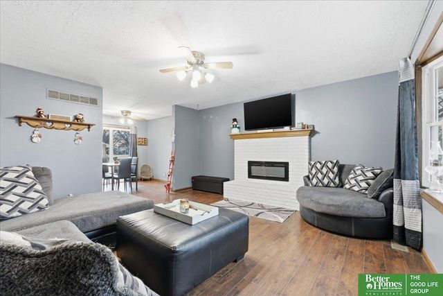 700 W R Street, Lincoln, NE 68528