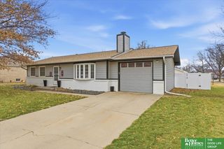 700 W R Street, Lincoln, NE 68528
