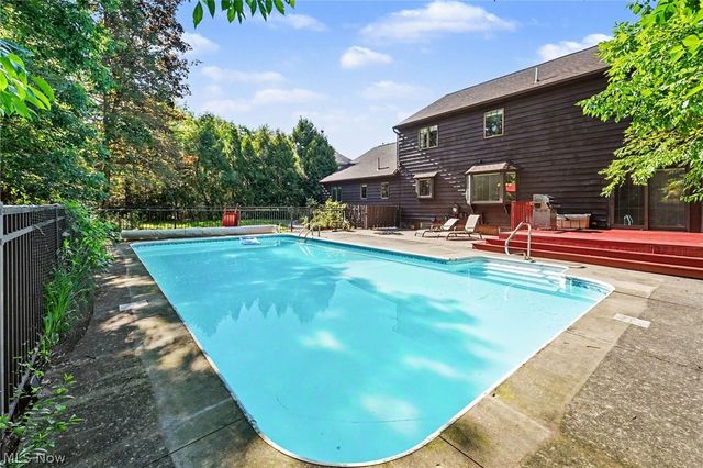 33328 Allenbury Drive, Solon, OH 44139