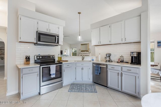 244 CLOVER Court, St. Johns, FL 32259
