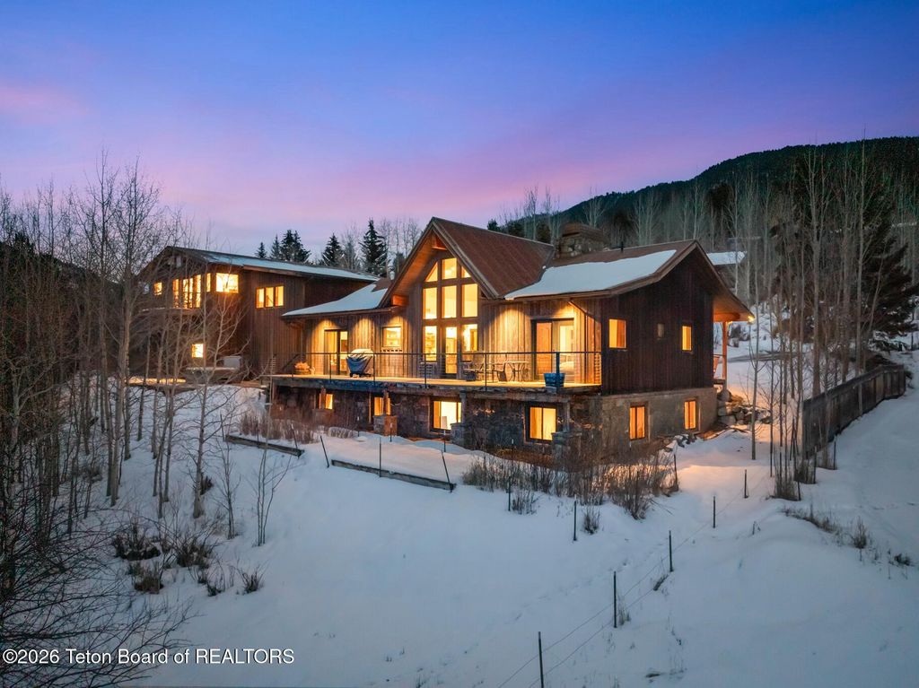 735 UPPER REDMOND Road, Jackson, WY 83001