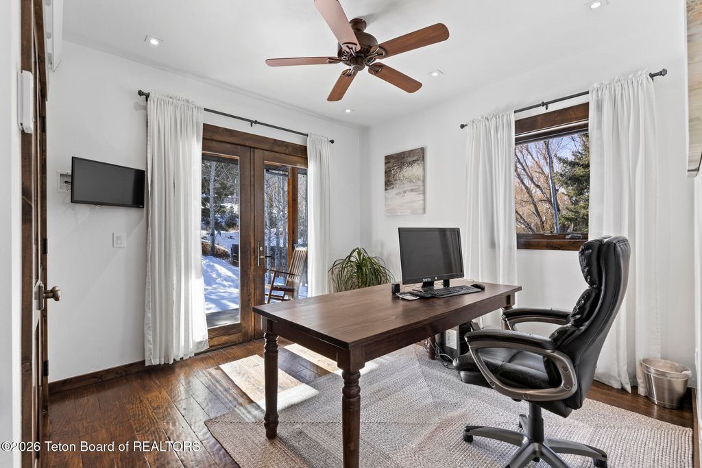 735 UPPER REDMOND Road, Jackson, WY 83001 photo 27