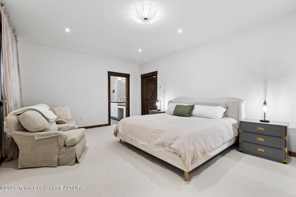 735 UPPER REDMOND Road, Jackson, WY 83001 photo 32