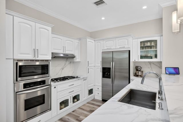 500 NE 17TH Avenue, Fort Lauderdale, FL 33301