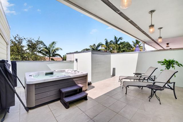 500 NE 17TH Avenue, Fort Lauderdale, FL 33301