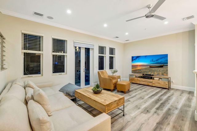 500 NE 17TH Avenue, Fort Lauderdale, FL 33301