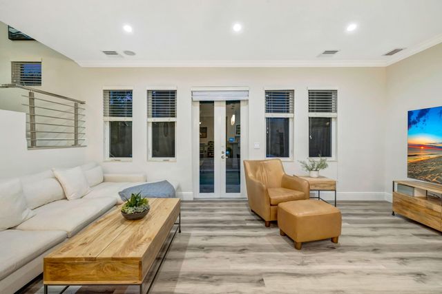 500 NE 17TH Avenue, Fort Lauderdale, FL 33301