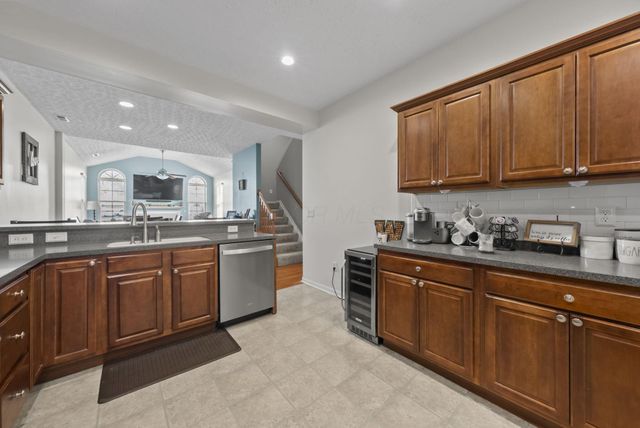 306 Waterside Drive, Delaware, OH 43015