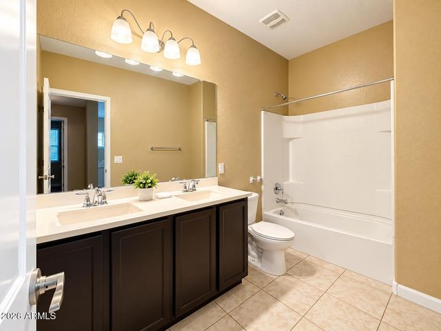 1367 S COUNTRY CLUB Drive 1132, Mesa, AZ 85210