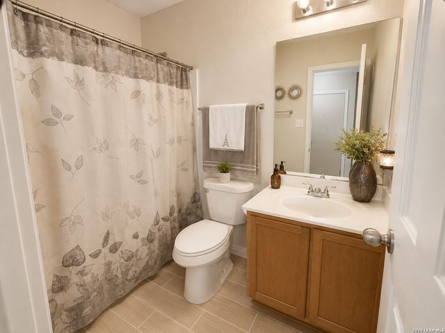 8835 Laguna Rio, San Antonio, TX 78251