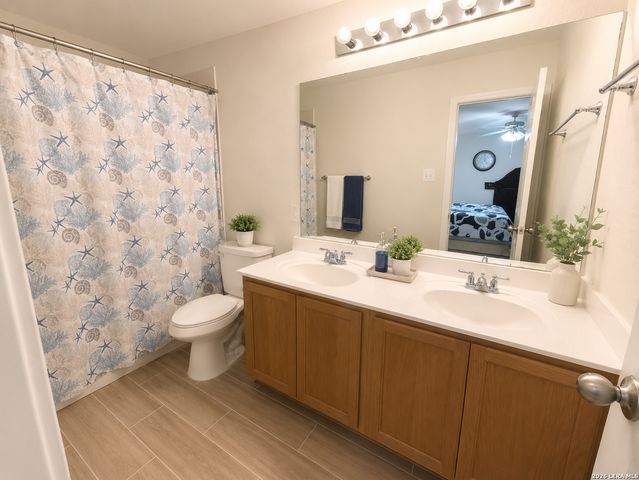 8835 Laguna Rio, San Antonio, TX 78251