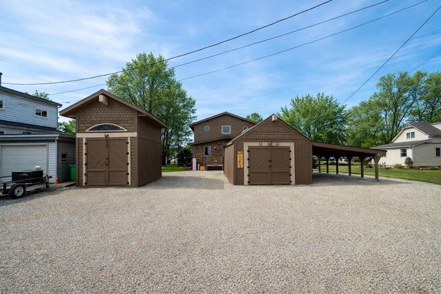 8508 Fox River ROAD, Waterford, WI 53185