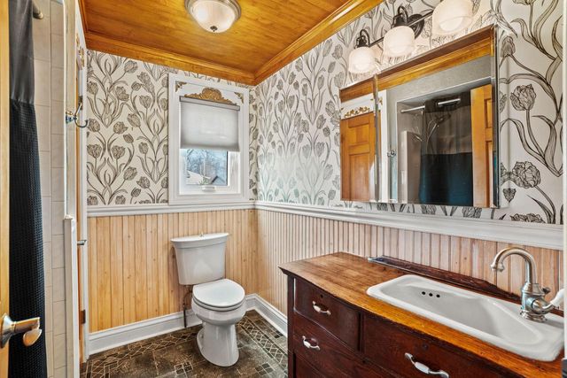 8508 Fox River ROAD, Waterford, WI 53185