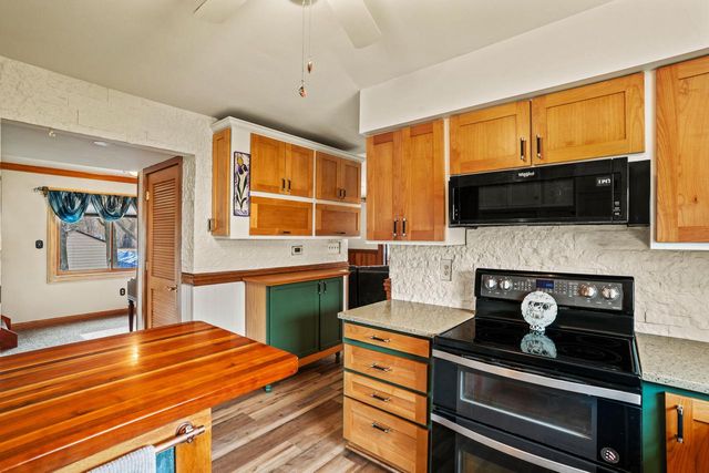 8508 Fox River ROAD, Waterford, WI 53185