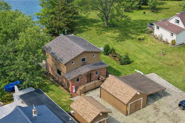 8508 Fox River ROAD, Waterford, WI 53185