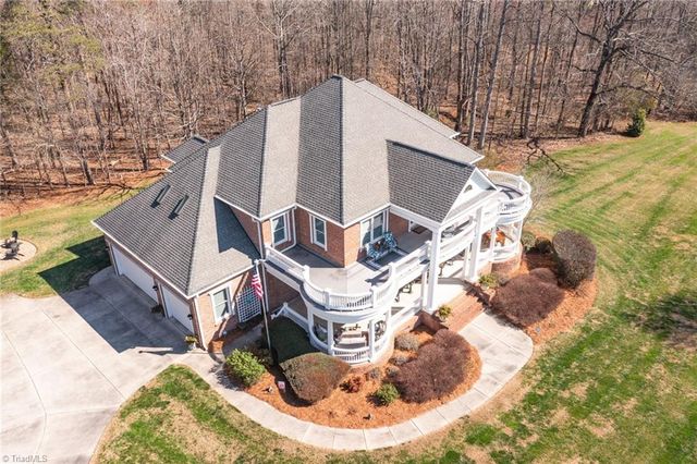 441 Mashie Drive, Summerfield, NC 27358