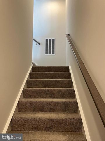 121 CANNING RD, Inwood, WV 25428