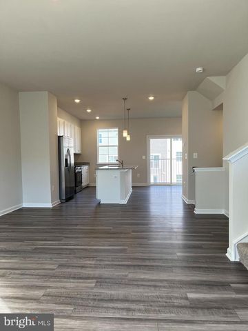 121 CANNING RD, Inwood, WV 25428