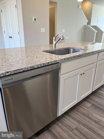 121 CANNING RD, Inwood, WV 25428