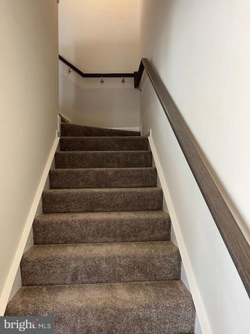 121 CANNING RD, Inwood, WV 25428