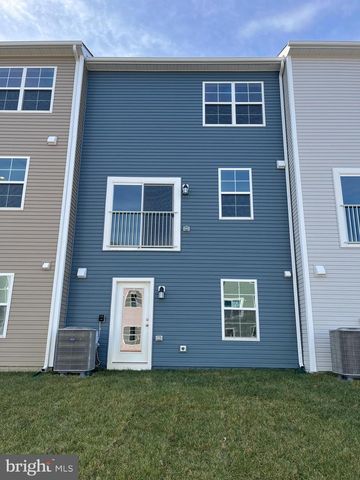 121 CANNING RD, Inwood, WV 25428