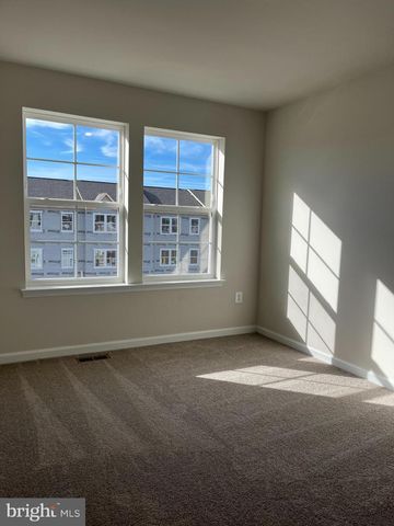 121 CANNING RD, Inwood, WV 25428