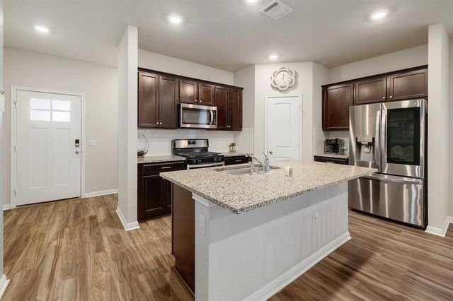 200 Arrowhead Vine DR, Leander, TX 78641