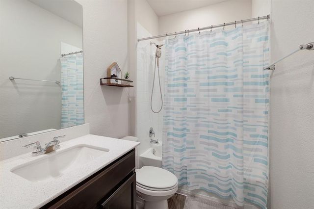 200 Arrowhead Vine DR, Leander, TX 78641