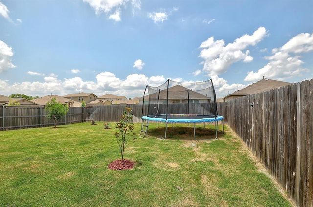 200 Arrowhead Vine DR, Leander, TX 78641