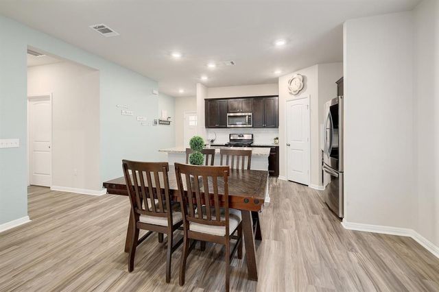 200 Arrowhead Vine DR, Leander, TX 78641