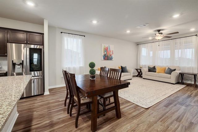 200 Arrowhead Vine DR, Leander, TX 78641