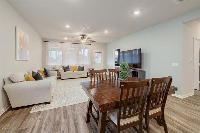 200 Arrowhead Vine DR, Leander, TX 78641