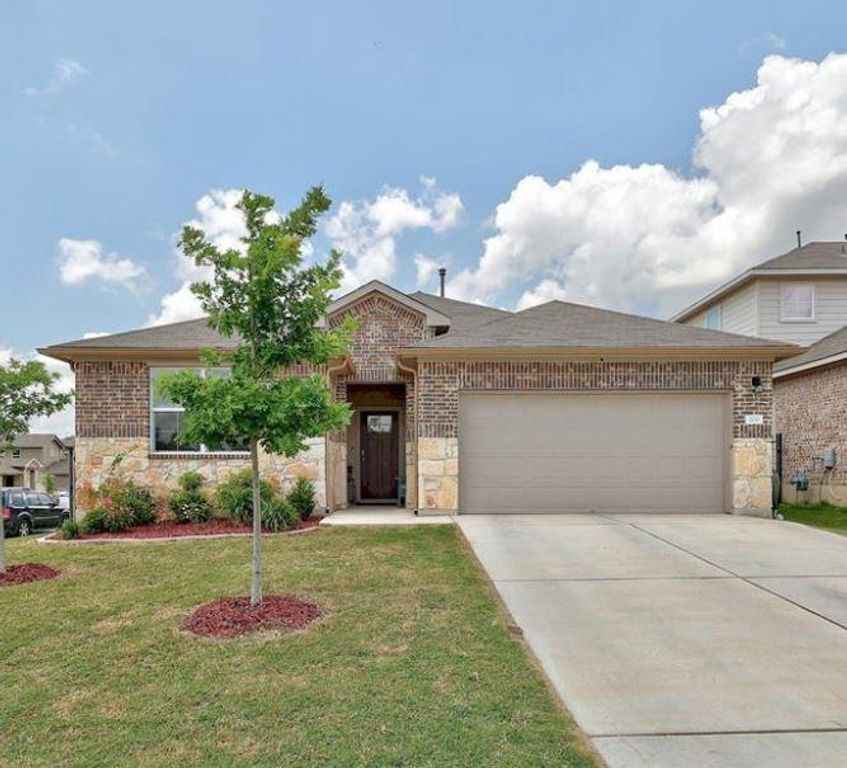 200 Arrowhead Vine DR, Leander, TX 78641