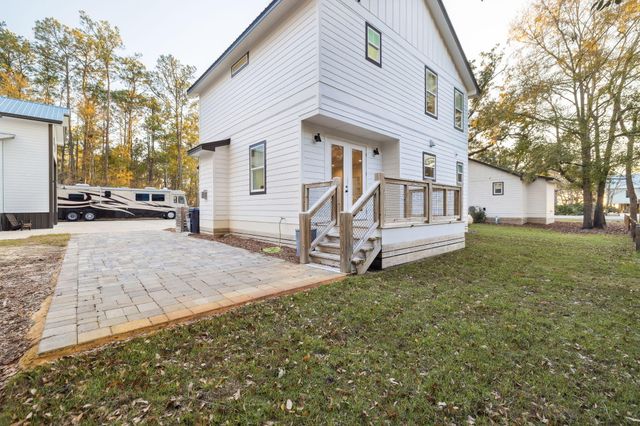 1763 Bay Grove Road, Freeport, FL 32439