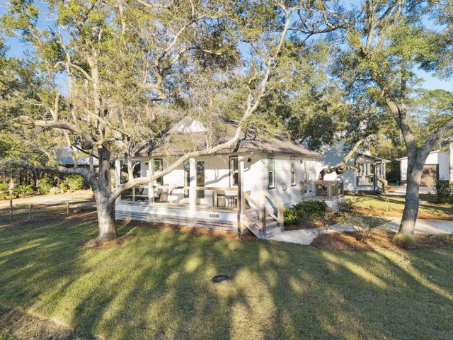 1763 Bay Grove Road, Freeport, FL 32439