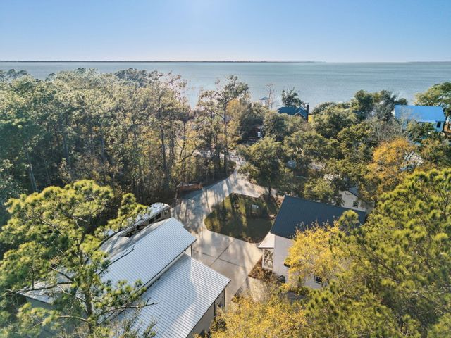 1763 Bay Grove Road, Freeport, FL 32439