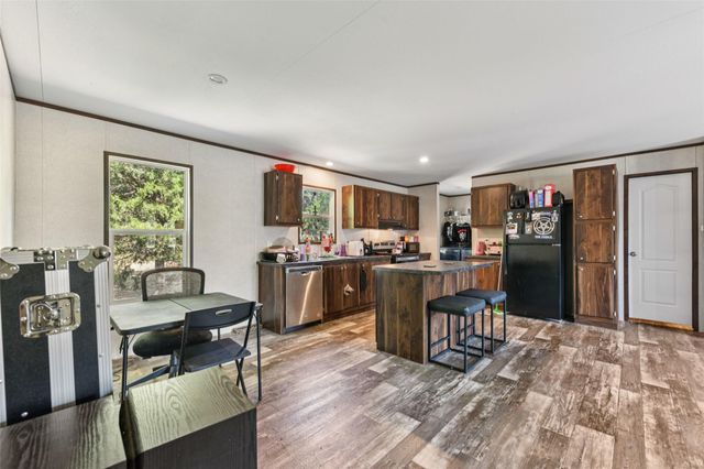 144 Los Arcos RD, Elgin, TX 78621