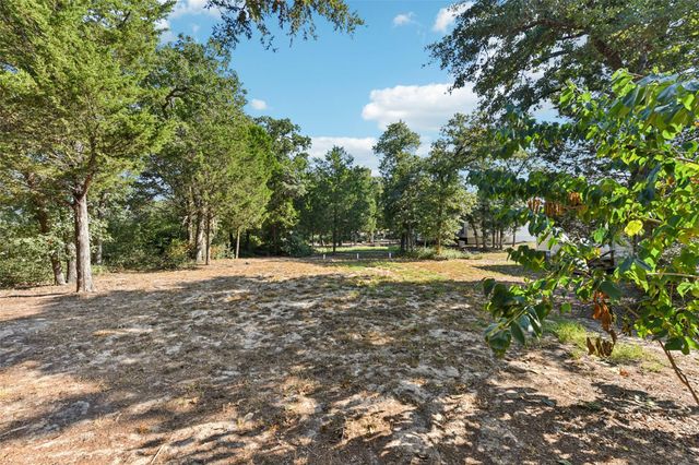 144 Los Arcos RD, Elgin, TX 78621
