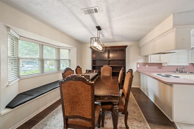 416 Rolling Hills Drive, Conroe, TX 77304