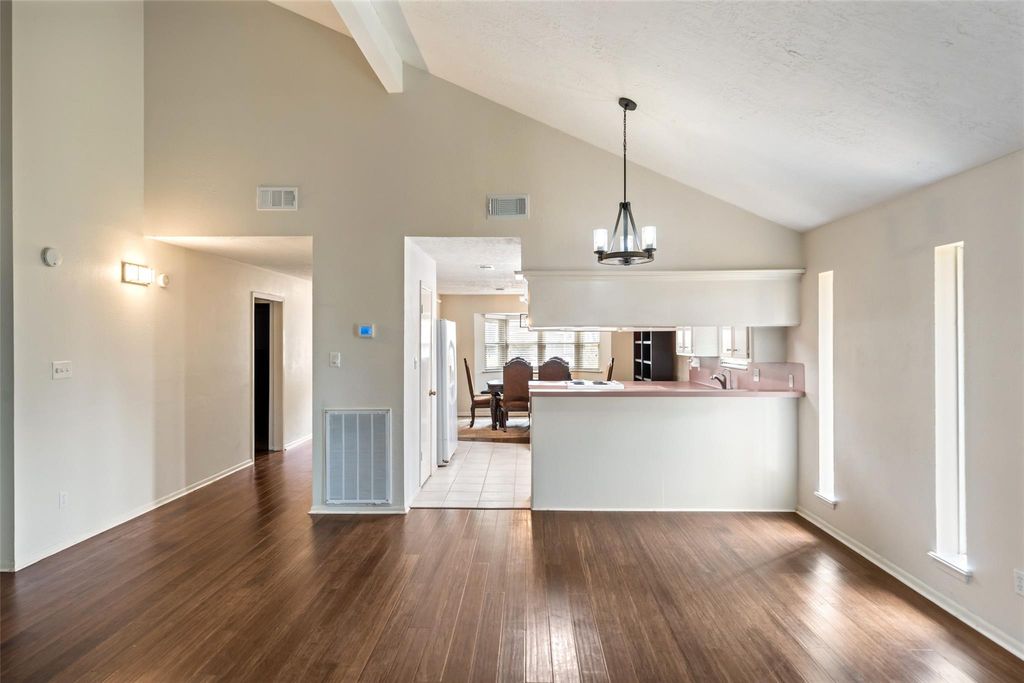 416 Rolling Hills Drive, Conroe, TX 77304