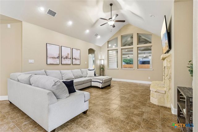 527 Pecan Forest, New Braunfels, TX 78130