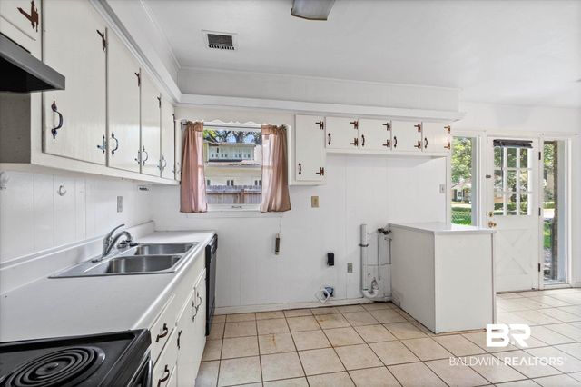 108 Mohawk Street, Mobile, AL 36606