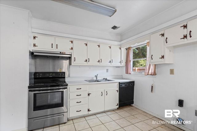 108 Mohawk Street, Mobile, AL 36606