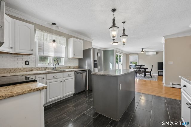 8 Birchview Drive, Ellington, CT 06029
