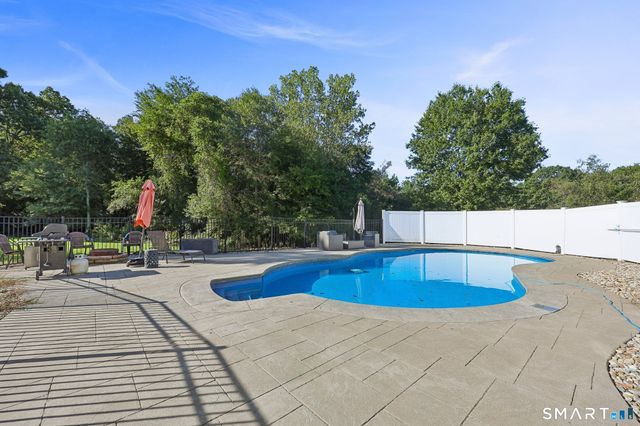 8 Birchview Drive, Ellington, CT 06029
