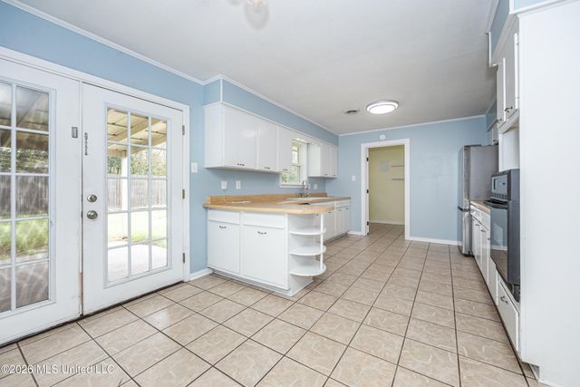 6217 Browning Drive, Ocean Springs, MS 39564