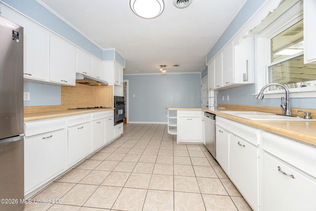 6217 Browning Drive, Ocean Springs, MS 39564