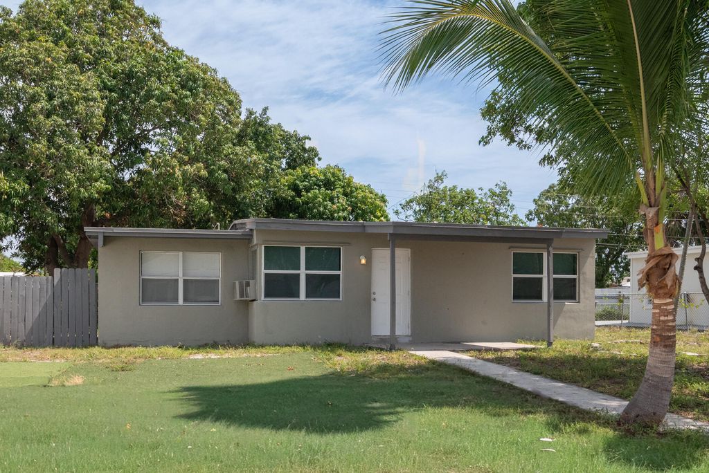 191 Tulip Tree Drive, Lake Worth, FL 33462