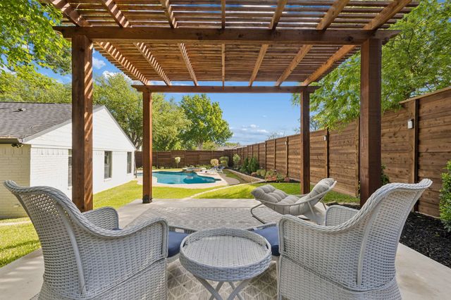 1114 Normandy Drive, Grapevine, TX 76051